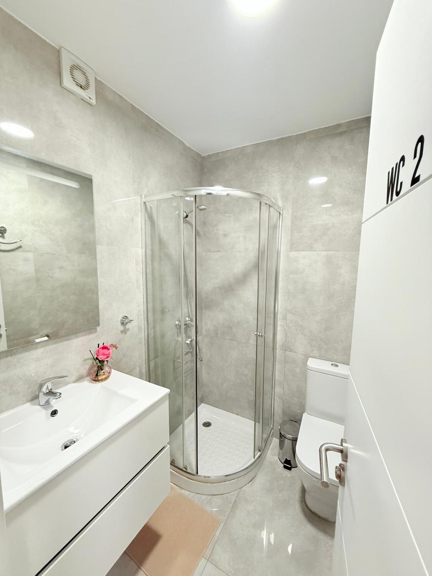 Rosa Rooms, Habitacion Con Bano Privado Pozuelo de Alarcon Exterior photo